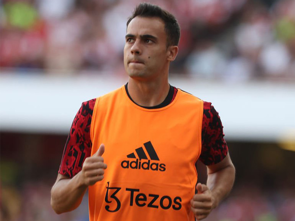 Bek kiri Man United, Sergio Reguilon.