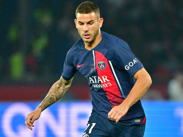 Bek PSG, Lucas Hernandez.