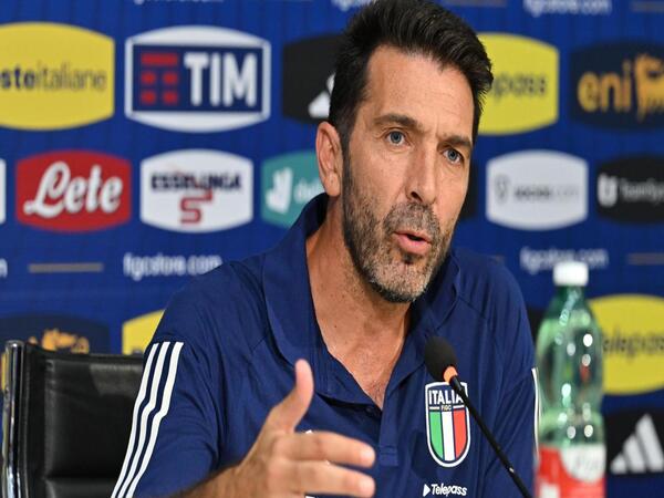 Diisukan comeback bermain, Gianluigi Buffon tegaskan sudah bulat tekadnya untuk pensiun / via Getty Images