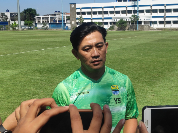 Asisten pelatih Persib, Yaya Sunarya