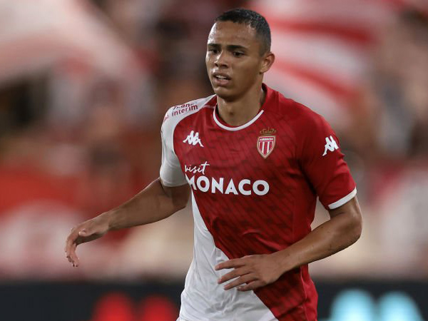 Bek kanan Monaco, Vanderson.