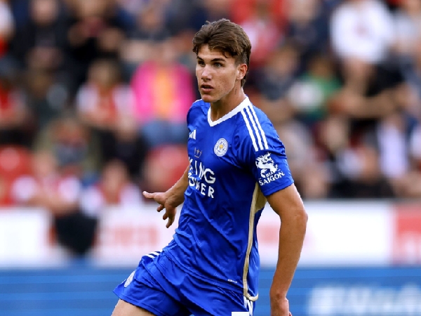 Chelsea meminjamkan Cesare Casadei ke Leicester City