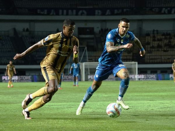 Bek asing Persib, Alberto Rodriguez