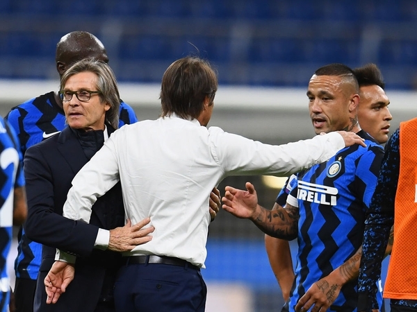 Radja Nainggolan menyebut dirinya sempat diinginkan oleh Antonio Conte saat sang pelatih memegang Chelsea di tahun 2016 / via Getty Images