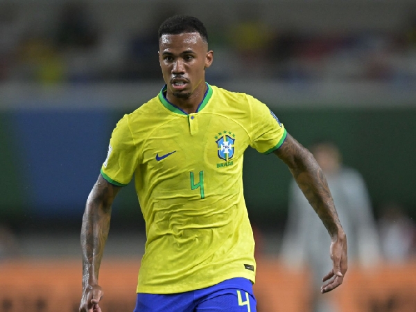 Penggemar Arsenal sempat khawatir Gabriel Magalhaes mengalami cedera