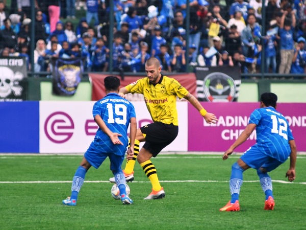 Pemain BVB Legends terkesan dengan atmosfer pertandingan dan dukungan Bobotoh