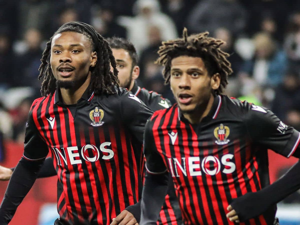 Dua penggawa OGC Nice Jean-Clair Todibo dan Khephren Thuram