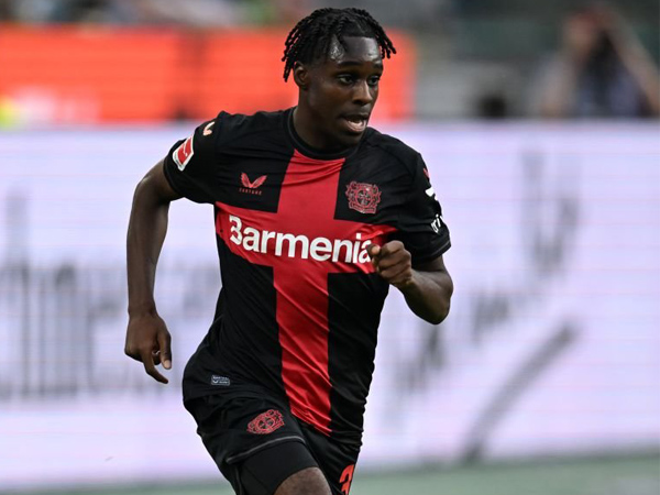Bek Leverkusen, Jeremie Frimpong.