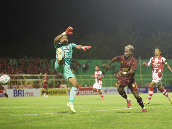 Pemain PSM Makassar, Yance Sayuri