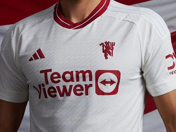 Jersey Manchester United.