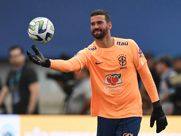 Ini Alasan Alisson Becker Belum Kunjung Tampil Bagi Brasil