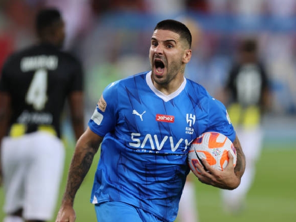 Aleksandar Mitrovic bermain untuk Al-Hilal di Arab Saudi