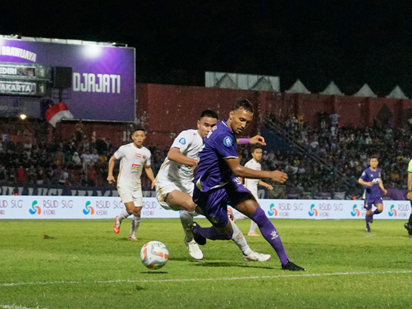 Gelandang Persik Kediri, Rohit Chand di laga kontra Persija Jakarta