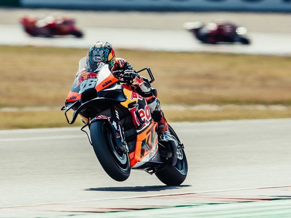 Valentino Rossi salut lihat Dani Pedrosa masih kompetitif di Misano.