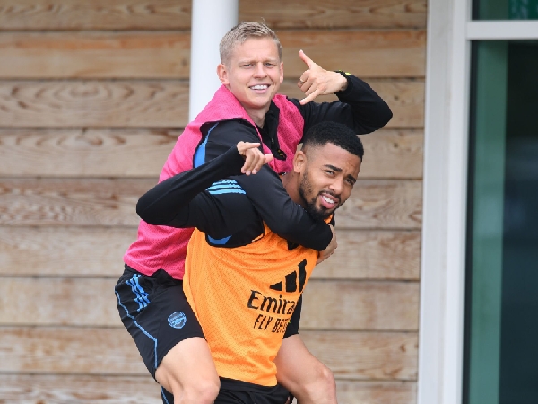 Gabriel Jesus dan Oleksandr Zinchenko