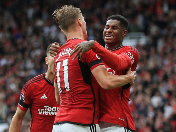 Rasmus Hojlund dan Marcus Rashford.