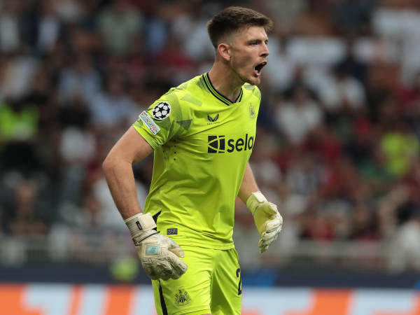 Tampil Luar Biasa Melawan AC Milan, Nick Pope Dapat Pujian
