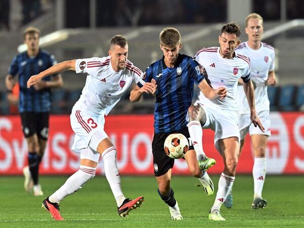 Charles De Ketelaere bertekad untuk memberikan kontribusi lebih bagi Atalanta / via Getty Images