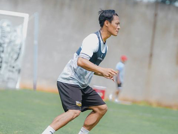 Pemain bertahan Dewa United, Henhen Herdiana