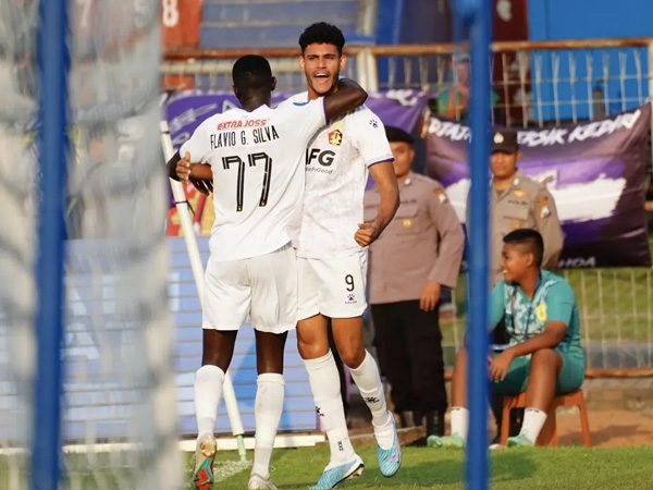 Duo penyerang asing Persik Kediri, Flavio Silva dan Jefinho