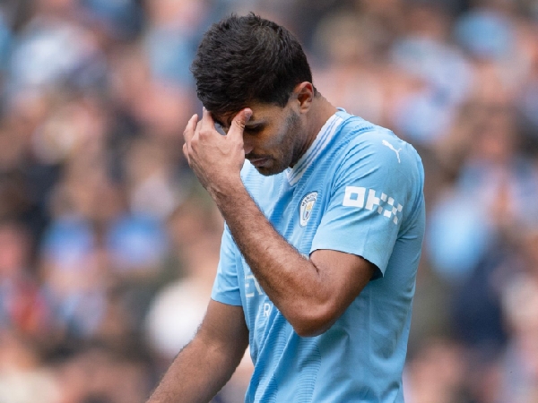 Rodri mendapat kartu merah saat Manchester City mengalahkan Nottingham Forest