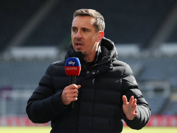 Gary Neville memberikan nasihat kepada Arsenal