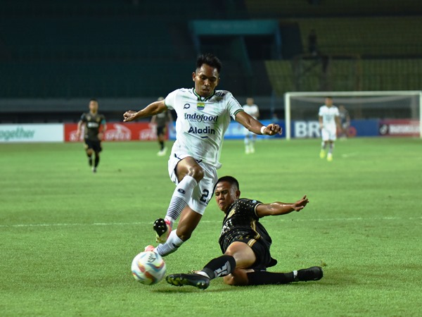 Frets Butuan jadi salah satu gelandang Persib yang diganti di laga melawan Bhayangkara FC