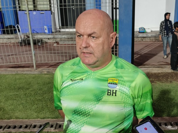 pelatih Persib, Bojan Hodak