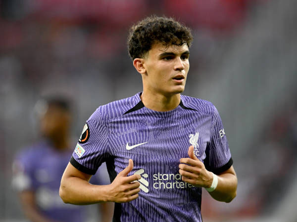 Ini Alasan Liverpool Mainkan Stefan Bajcetic di Posisi Bek Kanan