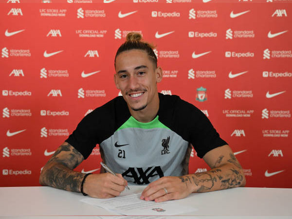 Tak Sulit Bagi Kostas Tsimikas Perpanjang Kontraknya di Liverpool