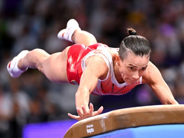 Oksana Chusovitina memiliki sejarah panjang di Asian Games, dengan meraih delapan medali, termasuk dua medali emas pada 2002. (Foto: Xinhua)