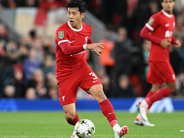 Wataru Endo Jelaskan Perbedaan Perannya di Liverpool dan Stuttgart