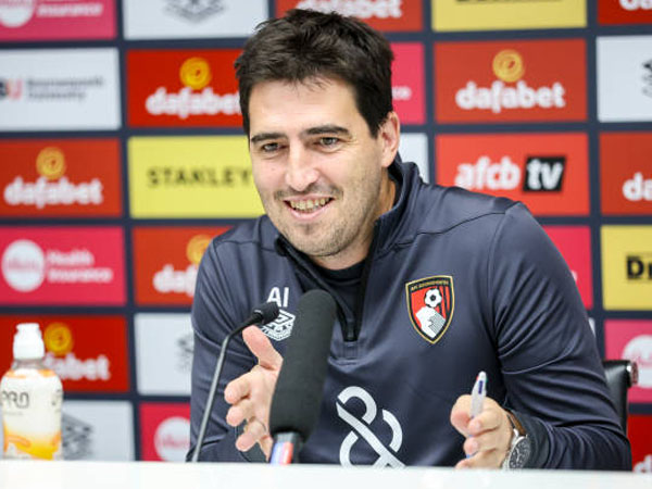 Jelang Lawan Arsenal, Andoni Iraola Siap Kalahkan Teman Masa Kecilnya