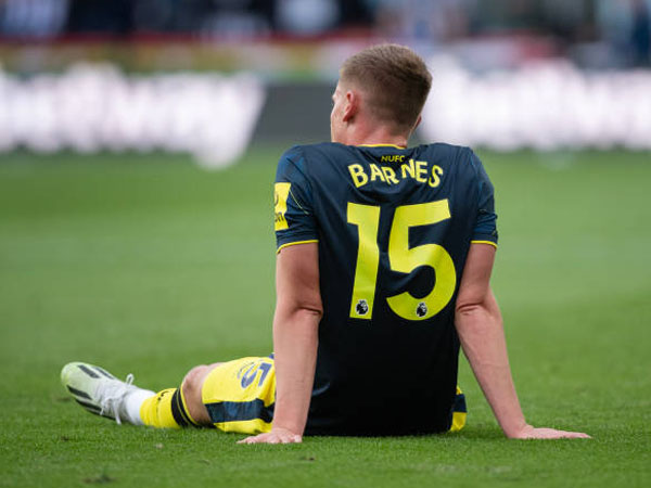 Tak Perlu Operasi, Harvey Barnes Tetap Harus Menepi Selama 3 Bulan