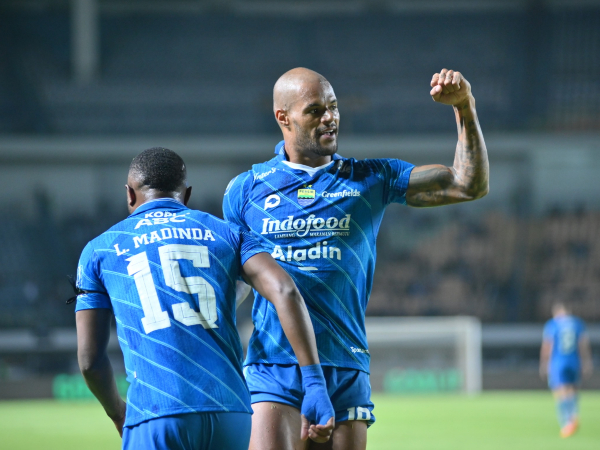 Persib bantai Persita 5-0