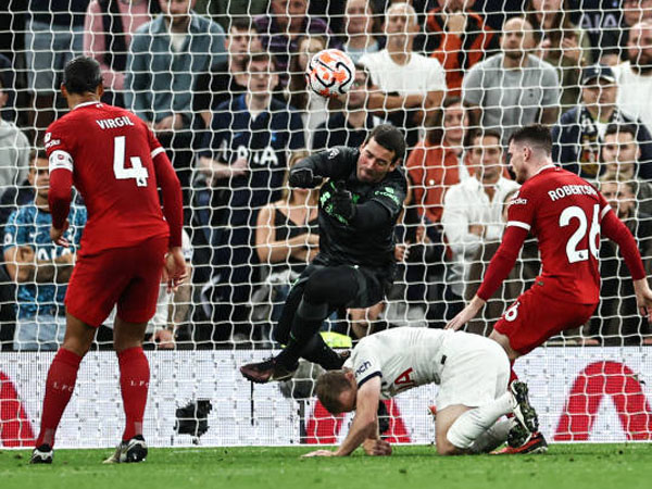 Tampil Memukau Bagi Liverpool, Alisson Becker Pecahkan Rekornya Sendiri
