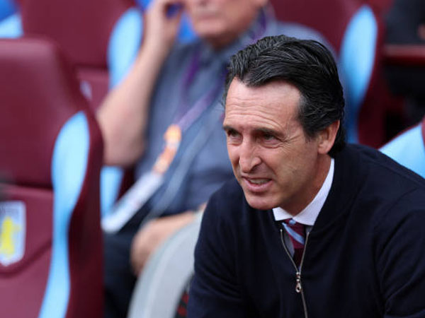 Unai Emery Dedikasikan Kemenangan Besar Aston Villa untuk Pendukung