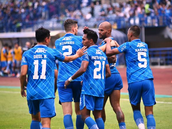 Pemain Persib ketika merayakan gol David da Silva