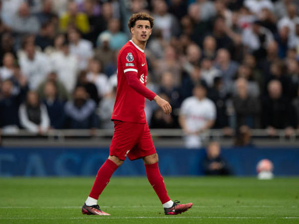 Liverpool Ajukan Banding untuk Kartu Merah Curtis Jones