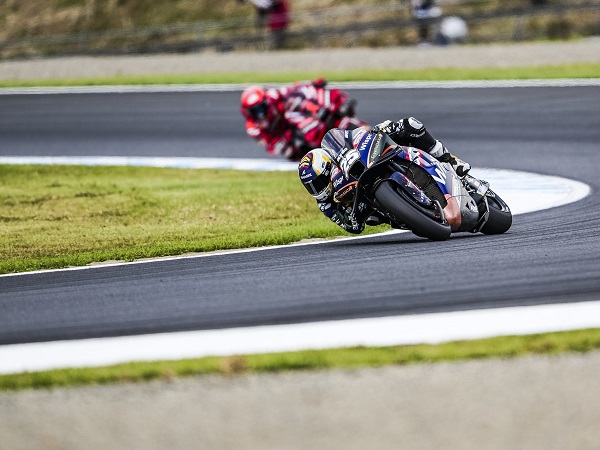 Hukuman penalti di GP Jepang buat Raul Fernandez murka.