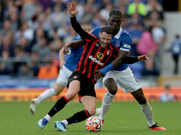 Takluk 3-0 Dari Everton, Adam Smith Soroti Kesalahan Pemain Bournemouth