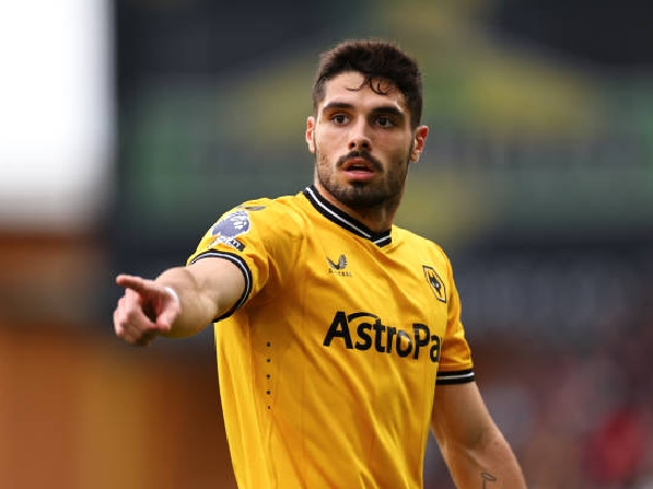 Pedro Neto dikaitkan dengan kepindahan ke Arsenal