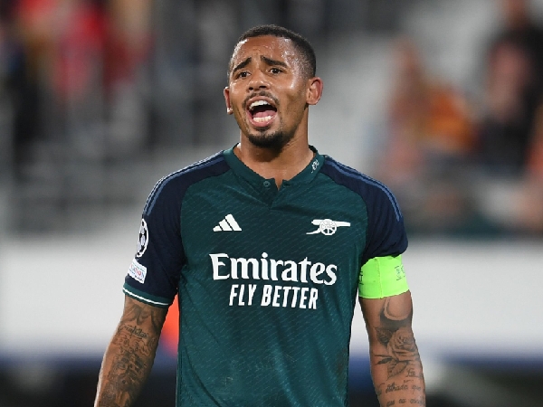 Gabriel Jesus bermain sebagai pemain sayap belakangan ini