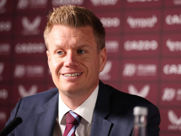 Tinggalkan Aston Villa, Johan Lange Gabung Tottenham Mulai 1 November