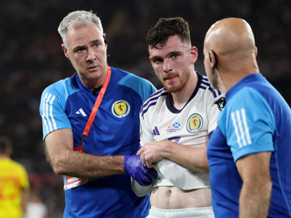 Cedera Saat Bela Skotlandia, Berapa Lama Andy Robertson Absen?