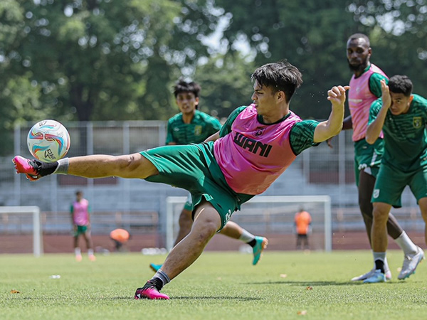 Latihan Persebaya Surabaya jelang lanjutan Liga 1 Indonesia