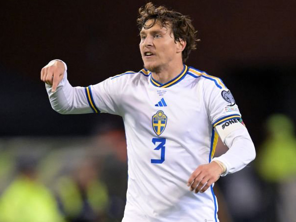 Victor Lindelof.