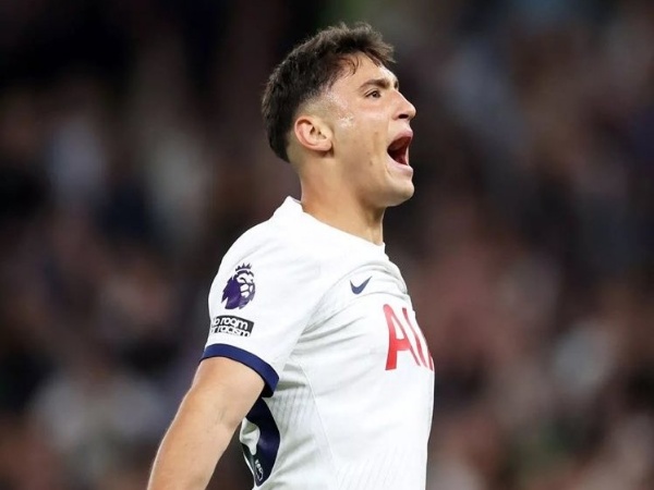 Striker Tottenham