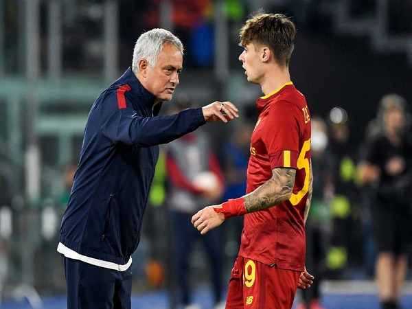 Jose Mourinho yakin bahwa Stephan El Shaarawy dan Nicola Zalewski, tidak terlibat dalam skandal judi online yang tengah mengguncang sepakbola Italia / via Getty Images