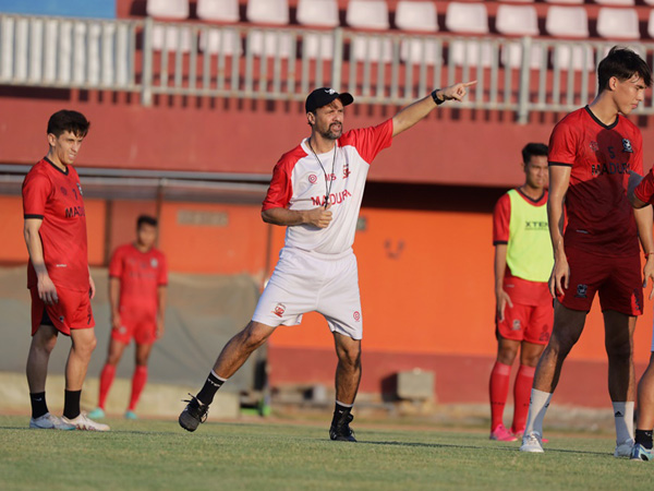 Pelatih Madura United, Mauricio Souza